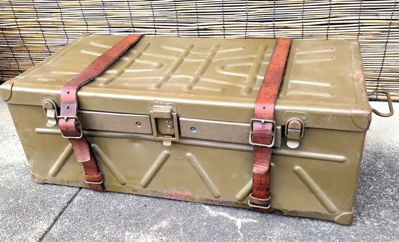 【花巻市 買取実績】旧日本軍の金属製トランク（ミリタリー装備箱）を出張買取！北上市・遠野市も対応｜出張買取専門店プラチナバリュー岩手